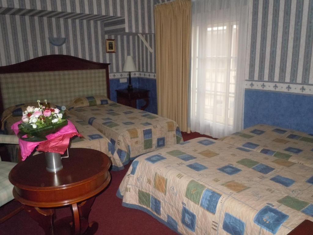 La Croix Blanche Hotel Montrichard Bilik gambar
