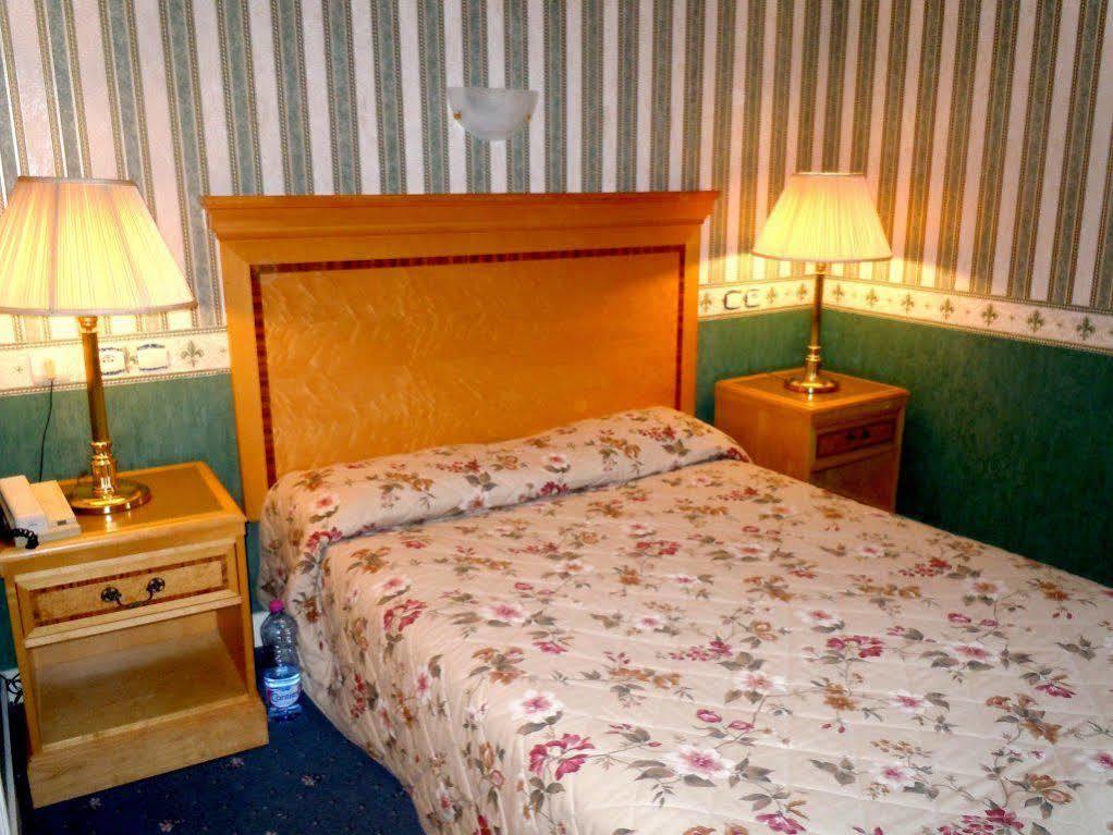 La Croix Blanche Hotel Montrichard Luaran gambar