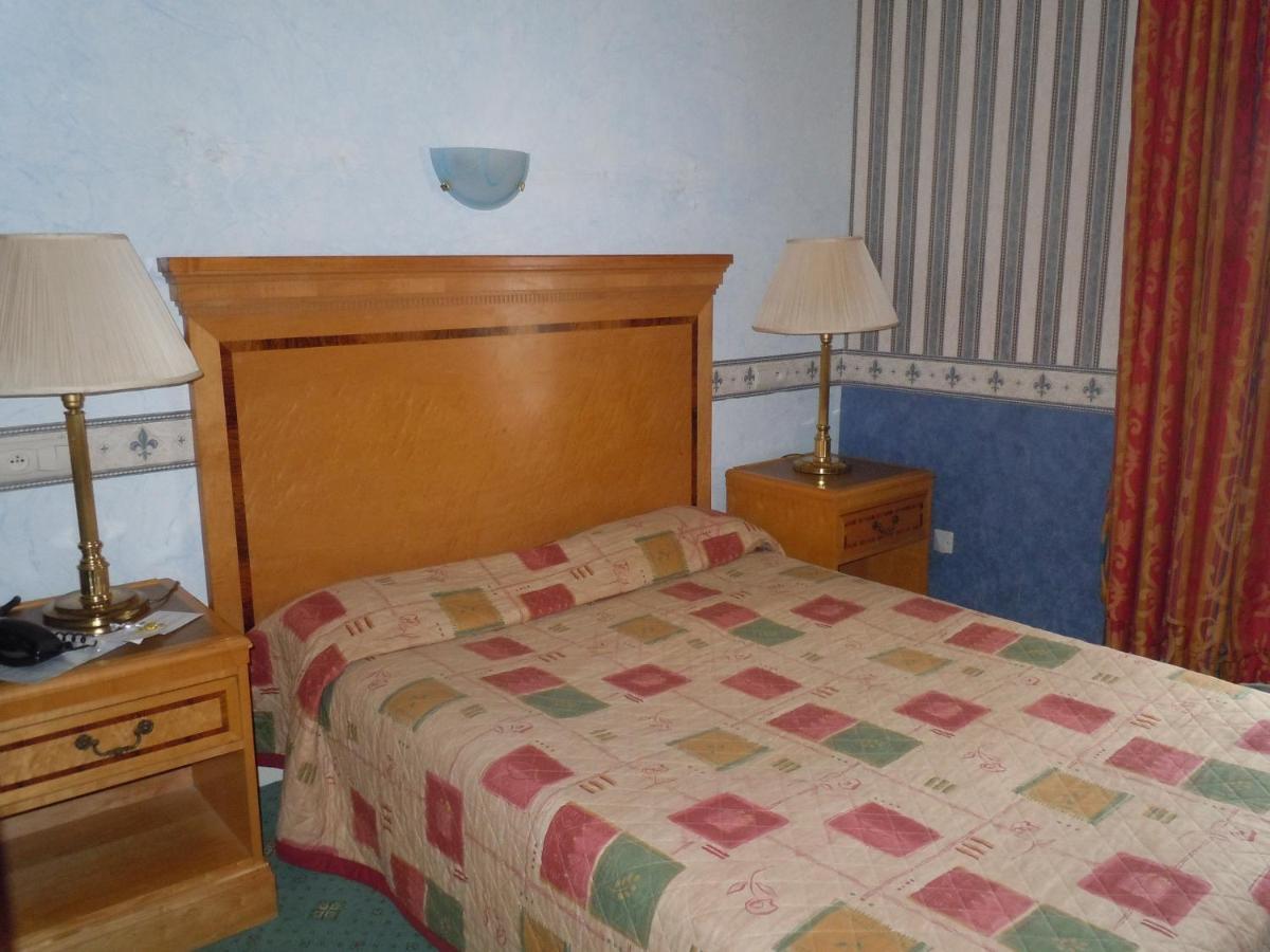 La Croix Blanche Hotel Montrichard Bilik gambar